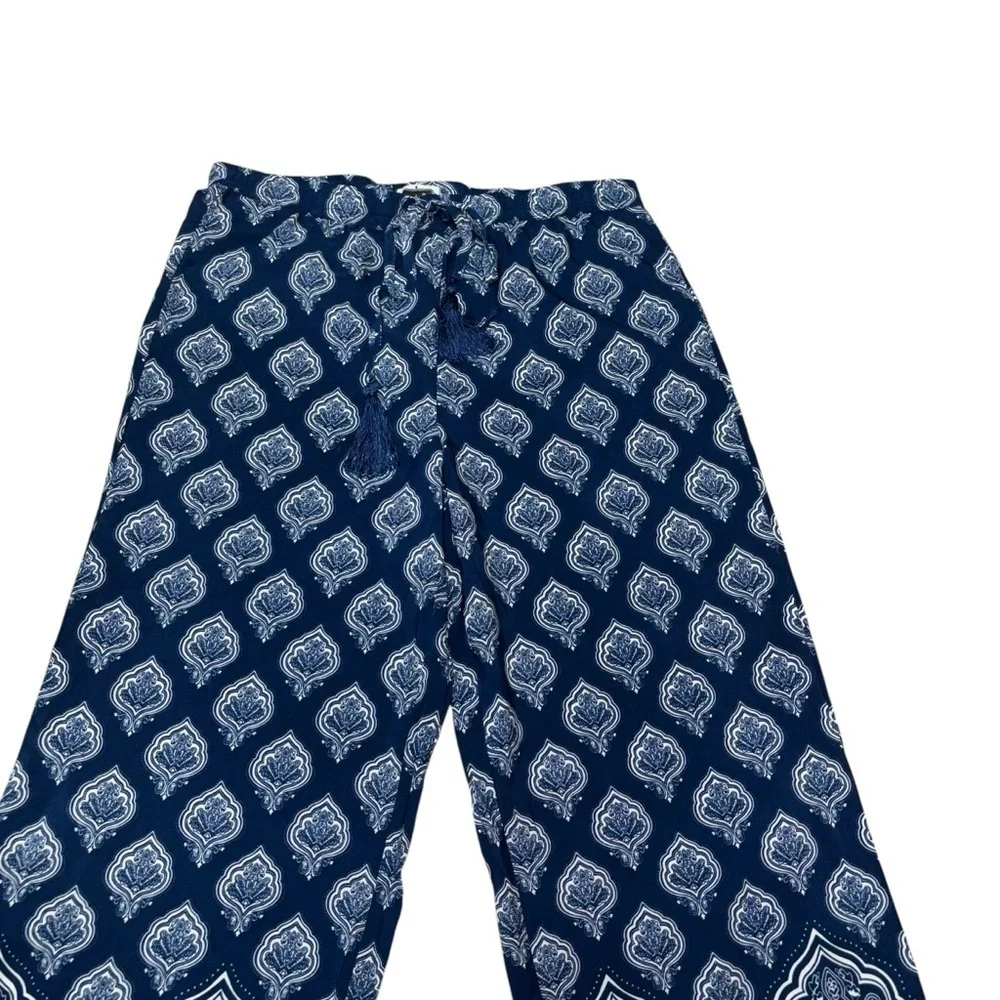 Mud Pie Women's S Small White Leg Pants Ornamental Paisley Print Elastic Waist